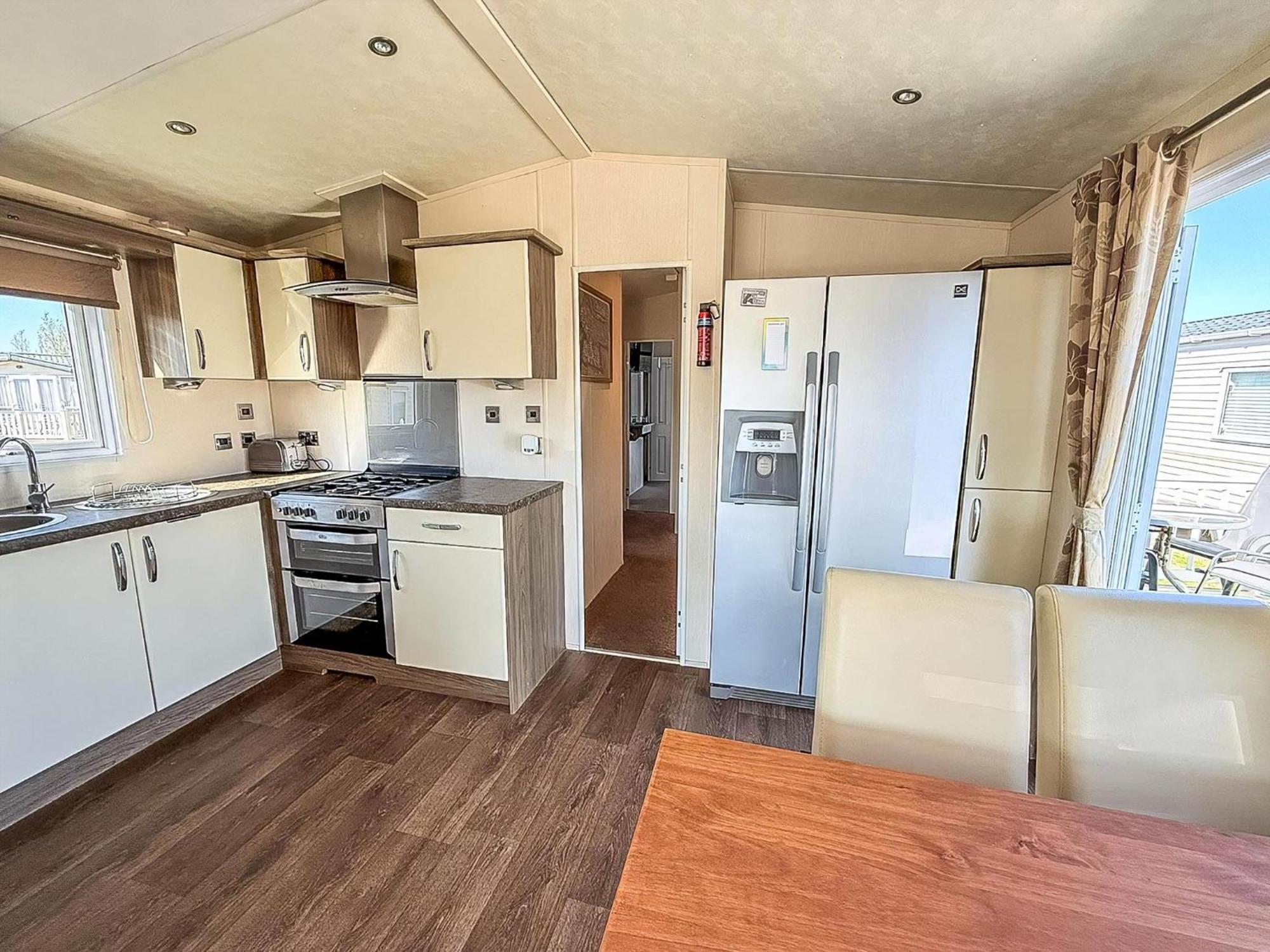 Beautiful Caravan With Decking Wifi At St Osyth Beach Holiday Park Ref 28077Dw Клактон-он-Си Экстерьер фото